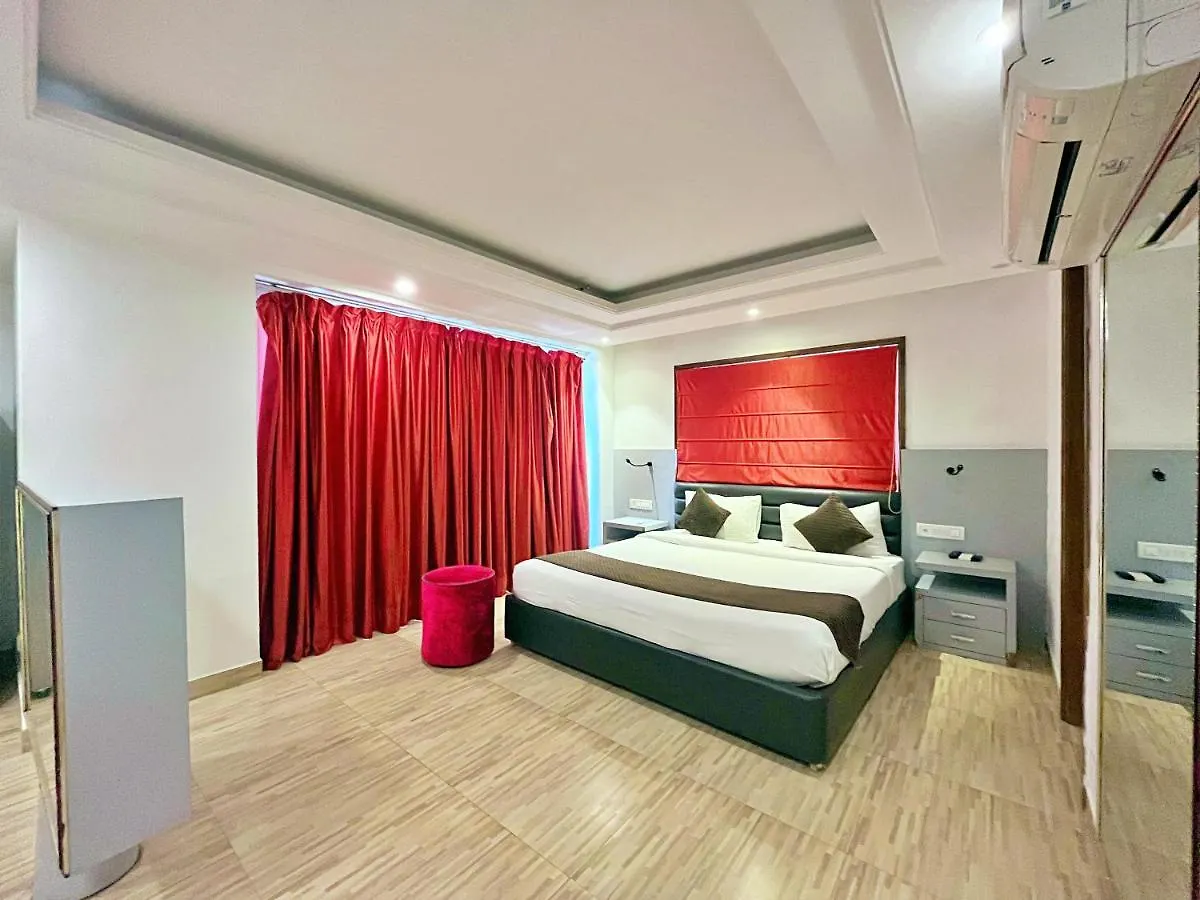 Red Rose Homestay - Rooms With Kitchenette New Delhi